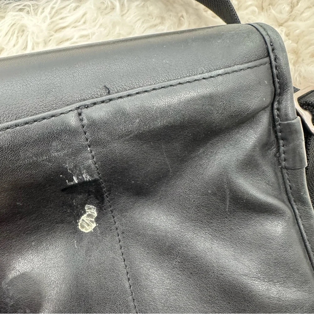 Tumi Black Leather Briefcase with Expandable Pouches Compartments